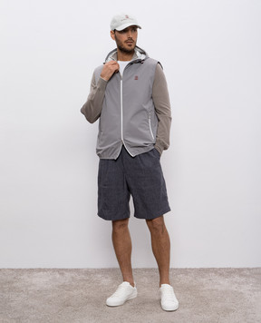 Brunello Cucinelli Сірий жилет з вишивкою емблеми MM49A7450G