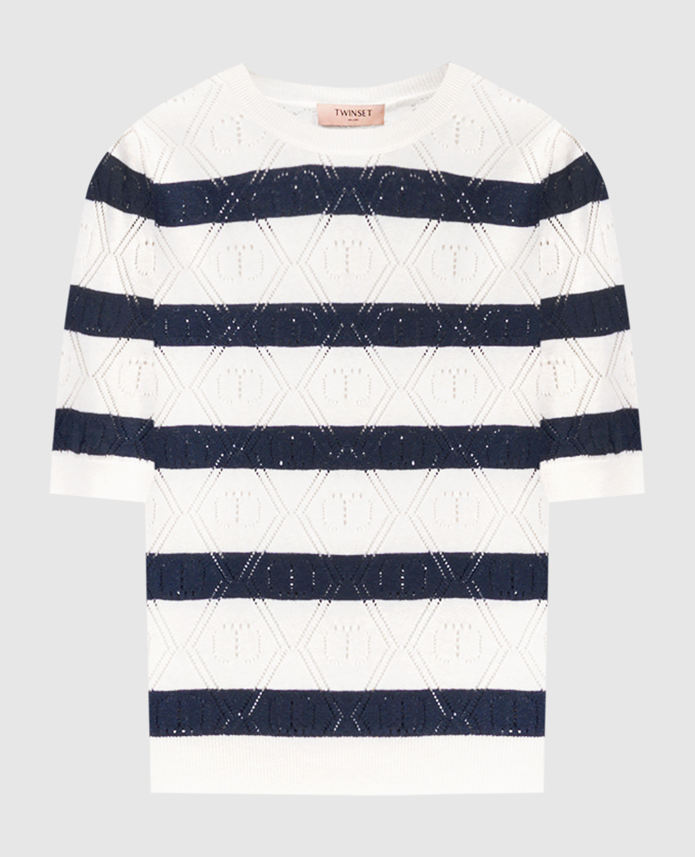 White t-shirt with striped cashmere