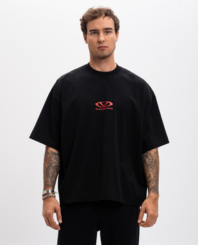 Vetements Черная футболка с принтом логотипа UA66TR600BR
