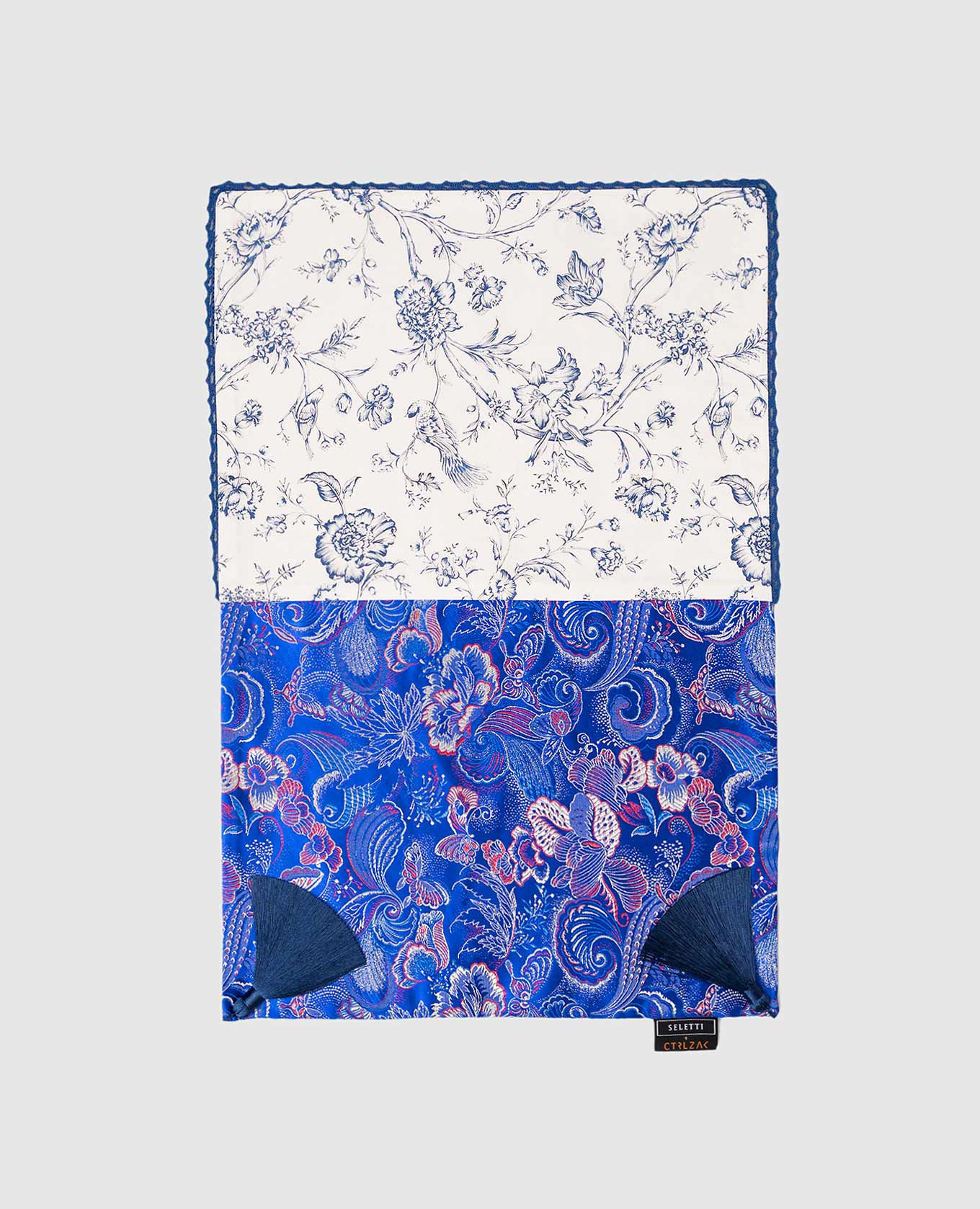 

Синяя сервировочная салфетка в принт с цветочной вышивкой, Синий, Салфетки