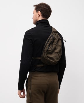 C.P. Company Сумка слинг цвета хаки с логотипом. MAC114A005269G