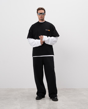 Vetements Черная футболка с принтом логотипа UA66TR750B
