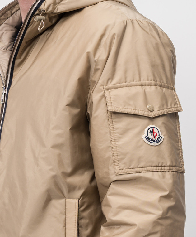 Moncler - Бежевая пуховая куртка с нашивкой логотипа