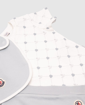 Moncler ENFANT Детский голубой набор с боди, трусики и слюнявка с логотипом логотип. K19518P0000489AT0