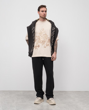 Off-White Черные спортивные штаны с эмблемой Arrow с принтом OMCH054S25FLE004