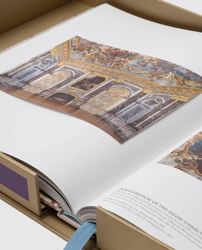 Assouline Книга Versailles - From Louis XIV to Jeff Koons VERSAILLESFROMLOUI